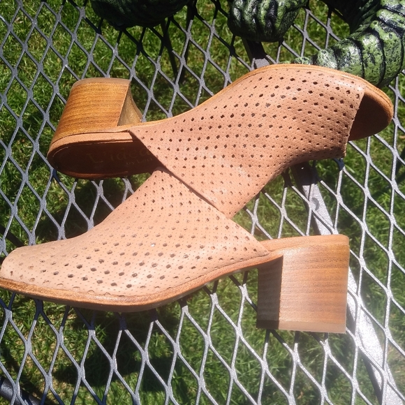 Vero Cuoio L'idea Laser cut Tan Mules - Picture 7 of 16